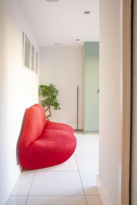 Edge14- Spacious, Stylish And Near The Beach! New Quay Kültér fotó