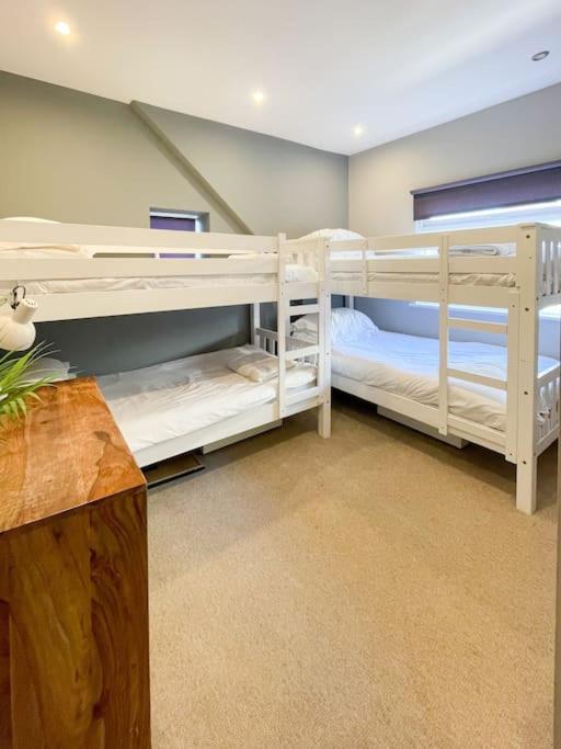 Edge14- Spacious, Stylish And Near The Beach! New Quay Kültér fotó