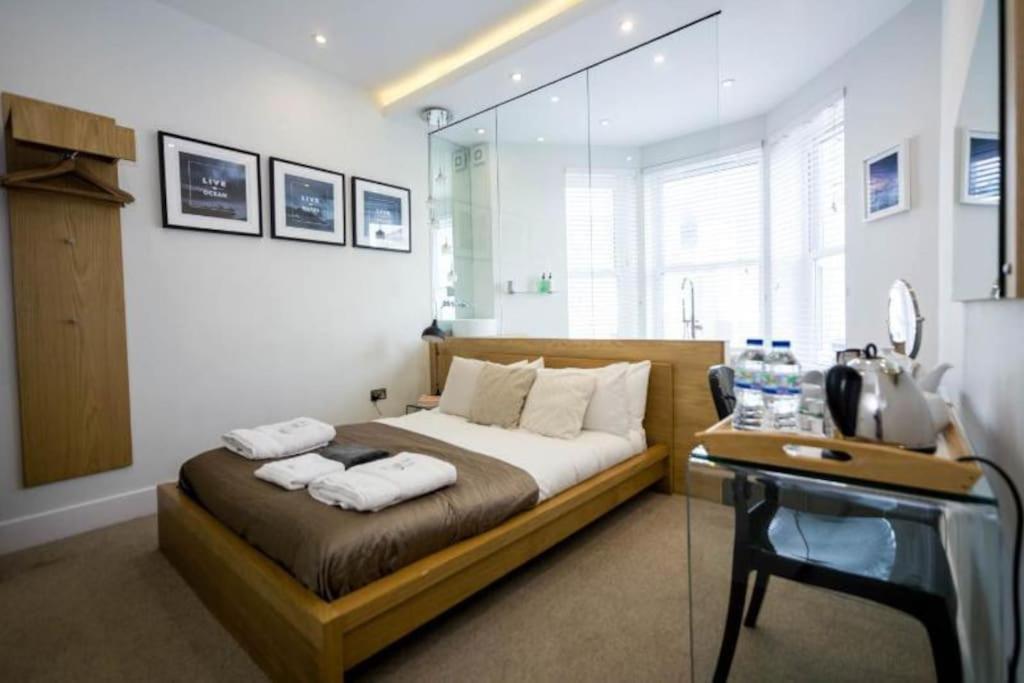 Edge14- Spacious, Stylish And Near The Beach! New Quay Kültér fotó