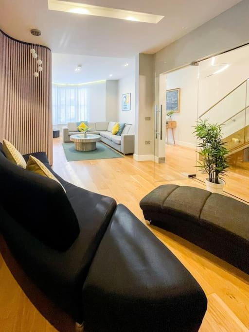 Edge14- Spacious, Stylish And Near The Beach! New Quay Kültér fotó