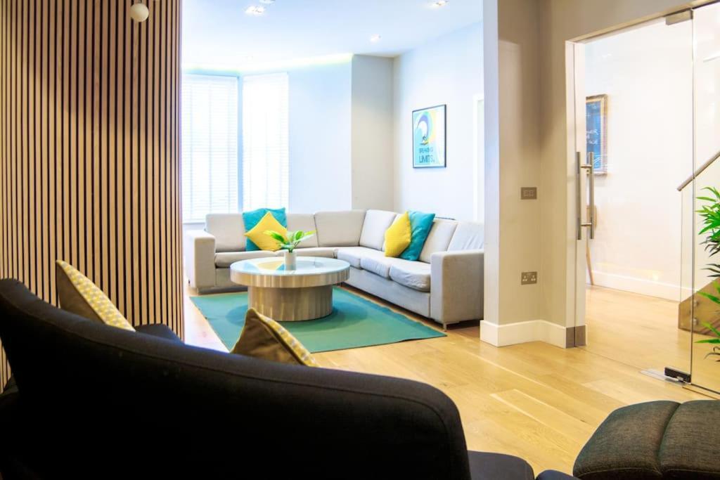 Edge14- Spacious, Stylish And Near The Beach! New Quay Kültér fotó